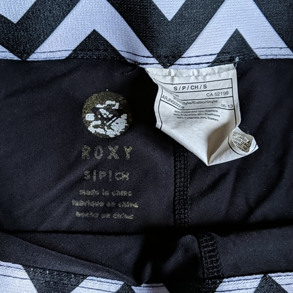 Roxy spandex Shorty - Picture 2 of 5